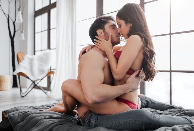 10 kamasutra standjes die elk koppel moet proberen
